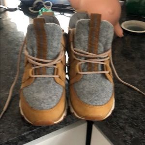 Sorel women’s Kinetic Caribou Boots